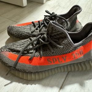 YEEZY 350 v2 Beluga